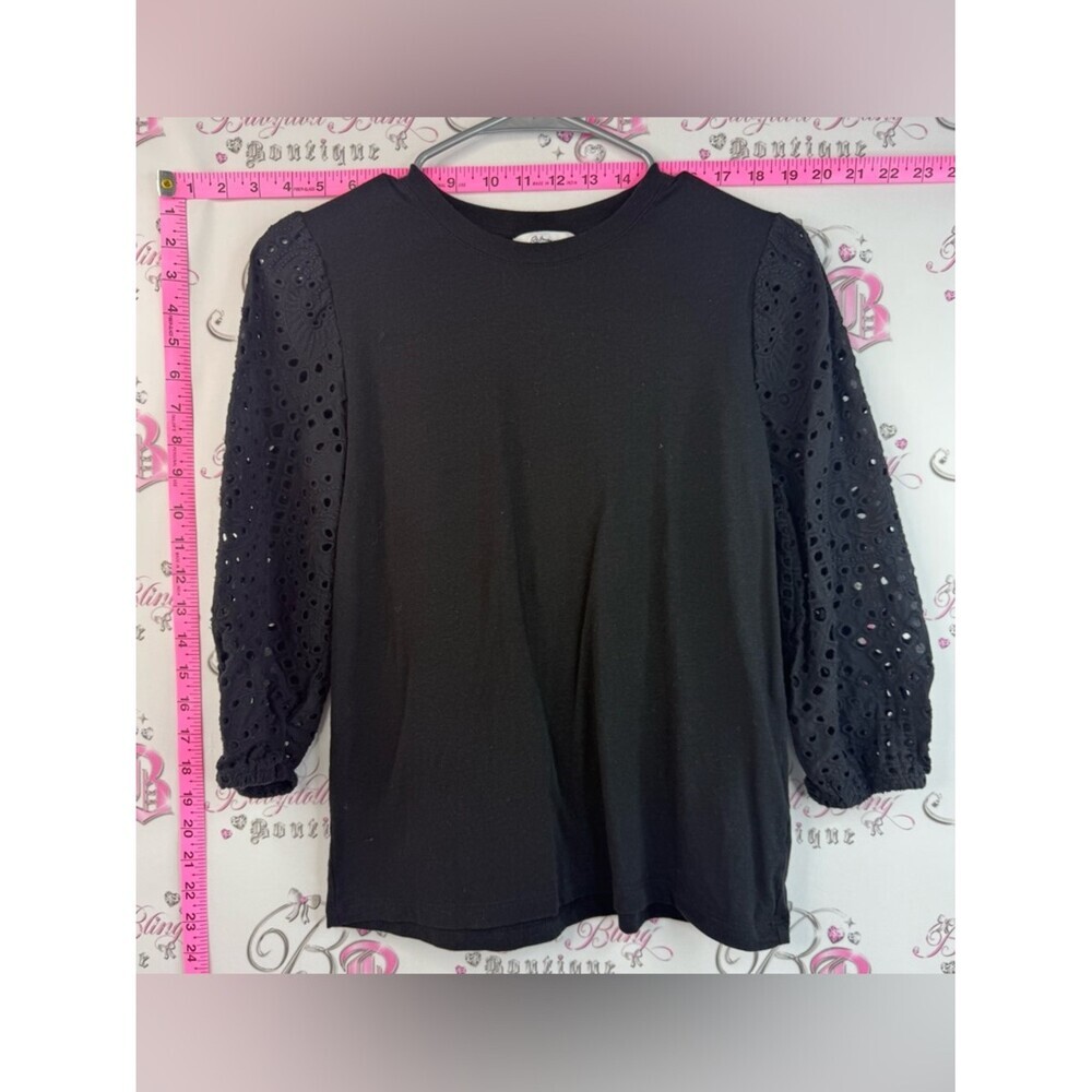 Reitmans shirt crochet style arms Black Eyelet Sleeve Top